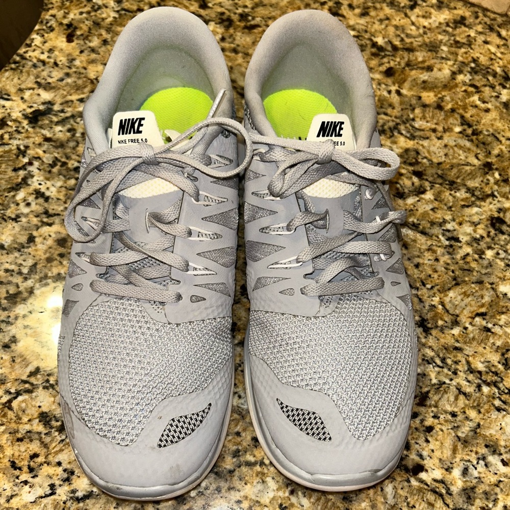 Men’s Nike Free 5.0 shoes; Size 10